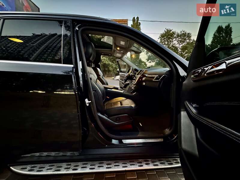 Внедорожник / Кроссовер Mercedes-Benz M-Class 2012 в Одессе