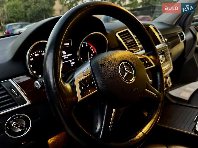 Внедорожник / Кроссовер Mercedes-Benz M-Class 2012 в Одессе