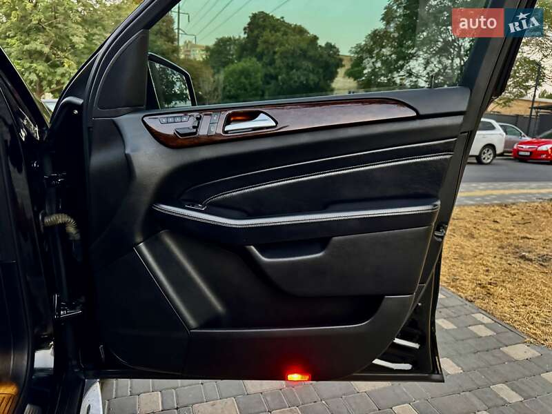 Внедорожник / Кроссовер Mercedes-Benz M-Class 2012 в Одессе