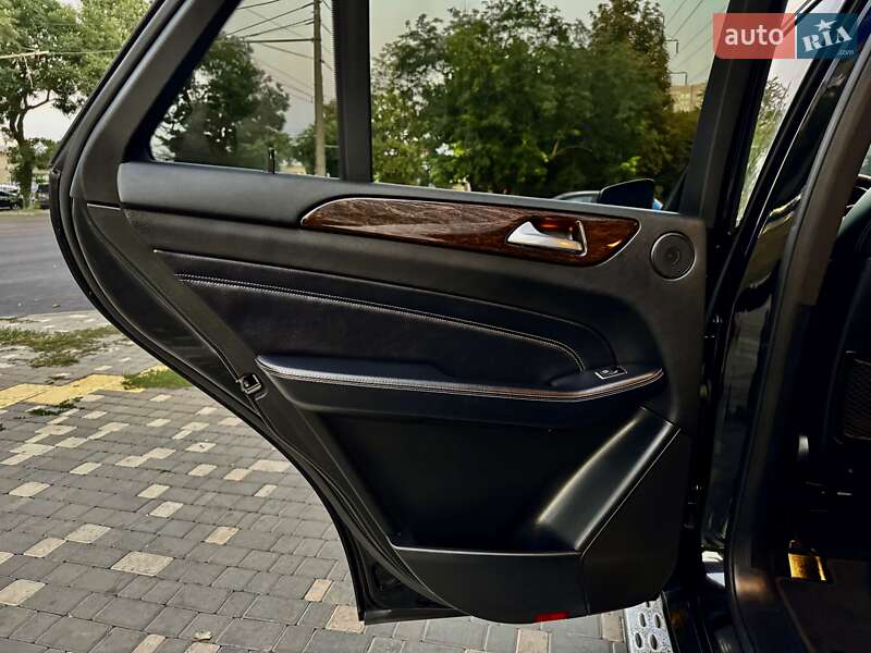 Внедорожник / Кроссовер Mercedes-Benz M-Class 2012 в Одессе