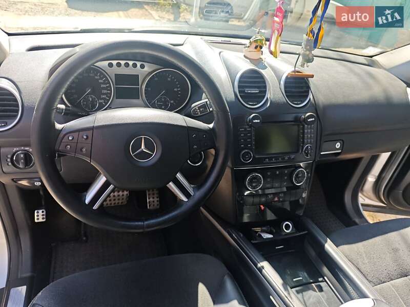 Внедорожник / Кроссовер Mercedes-Benz M-Class 2006 в Николаеве