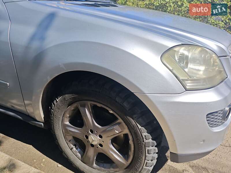 Внедорожник / Кроссовер Mercedes-Benz M-Class 2006 в Николаеве