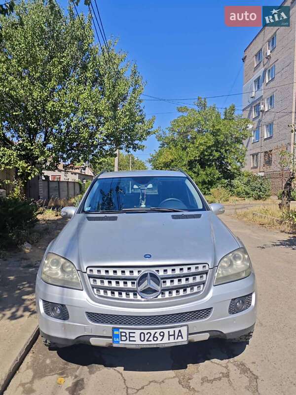 Внедорожник / Кроссовер Mercedes-Benz M-Class 2006 в Николаеве