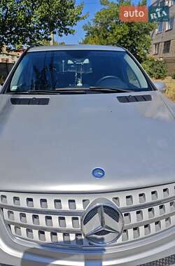 Внедорожник / Кроссовер Mercedes-Benz M-Class 2006 в 