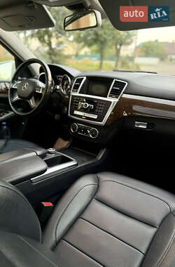 Внедорожник / Кроссовер Mercedes-Benz M-Class 2013 в 