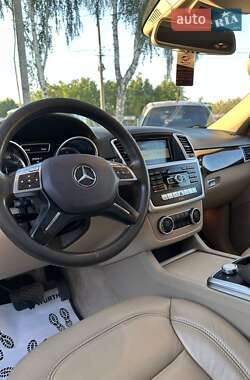 Внедорожник / Кроссовер Mercedes-Benz M-Class 2011 в 
