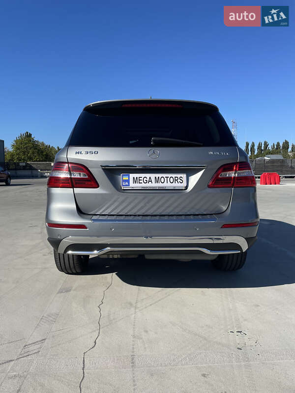 Внедорожник / Кроссовер Mercedes-Benz M-Class 2013 в Киеве
