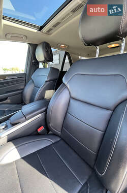 Позашляховик / Кросовер Mercedes-Benz M-Class 2013 в  фото 13 Позашляховик / Кросовер Mercedes-Benz M-Class 2013 в