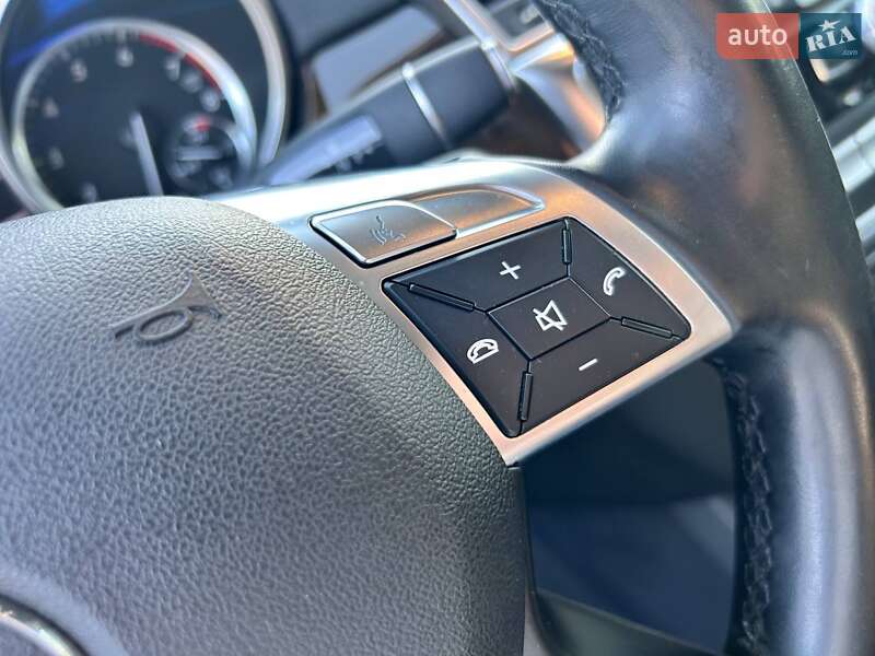 Позашляховик / Кросовер Mercedes-Benz M-Class 2011 в Одесі