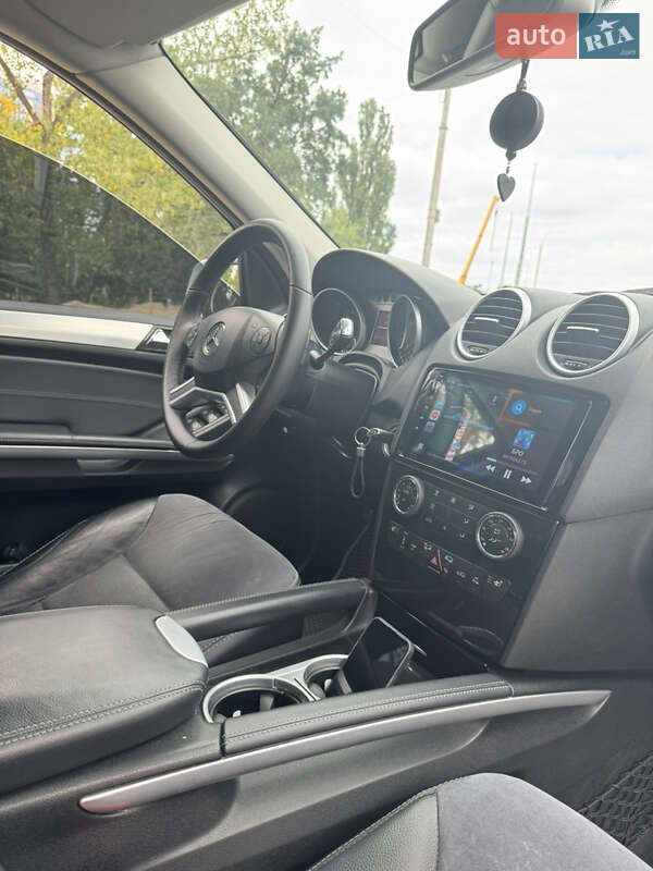 Внедорожник / Кроссовер Mercedes-Benz M-Class 2010 в Киеве фото 4 Внедорожник / Кроссовер Mercedes-Benz M-Class 2010 в Киеве