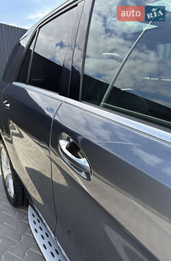 Позашляховик / Кросовер Mercedes-Benz M-Class 2012 в  фото 43 Позашляховик / Кросовер Mercedes-Benz M-Class 2012 в