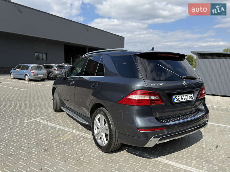 Внедорожник / Кроссовер Mercedes-Benz M-Class 2012 в Киеве