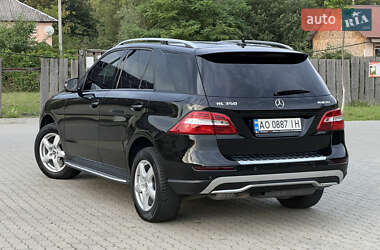 Внедорожник / Кроссовер Mercedes-Benz M-Class 2012 в Сваляве