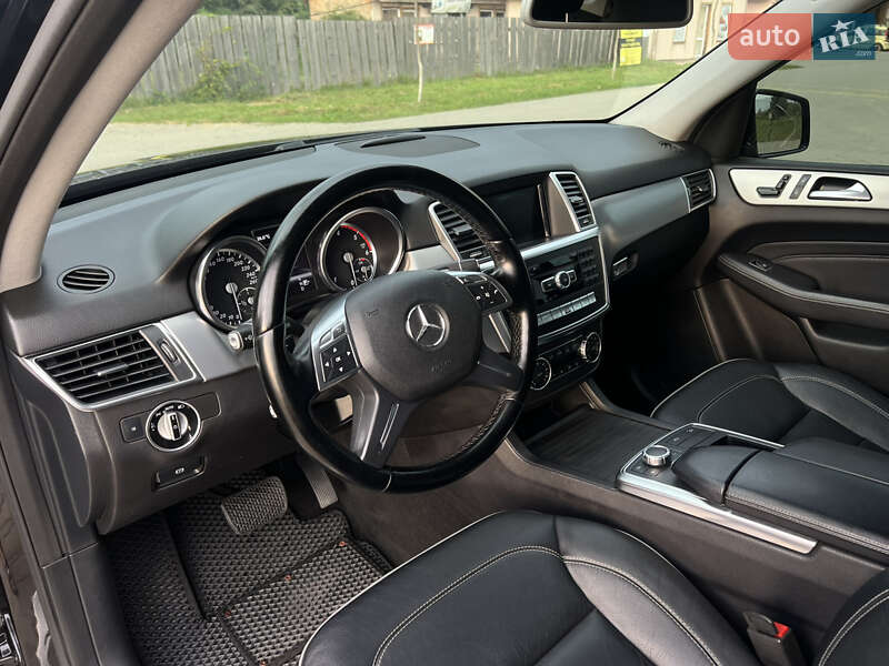 Внедорожник / Кроссовер Mercedes-Benz M-Class 2012 в Сваляве