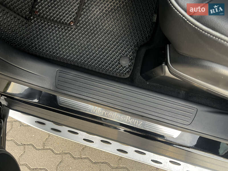 Внедорожник / Кроссовер Mercedes-Benz M-Class 2012 в Сваляве