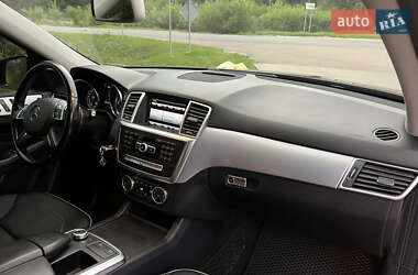 Внедорожник / Кроссовер Mercedes-Benz M-Class 2012 в Сваляве