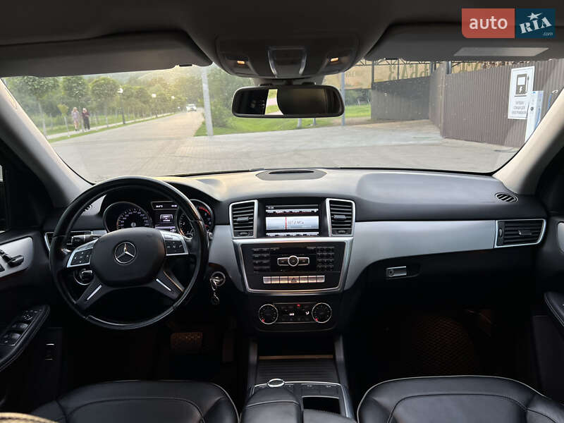 Внедорожник / Кроссовер Mercedes-Benz M-Class 2012 в Сваляве