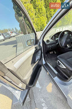Позашляховик / Кросовер Mercedes-Benz M-Class 2006 в 