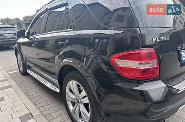 Внедорожник / Кроссовер Mercedes-Benz M-Class 2005 в 
