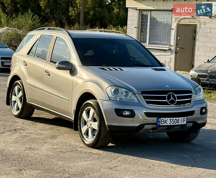 Внедорожник / Кроссовер Mercedes-Benz M-Class 2005 в Ровно