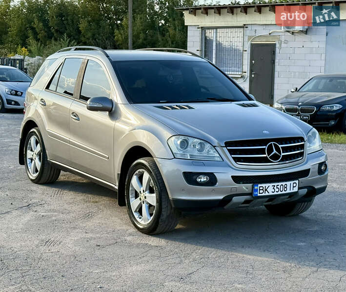 Внедорожник / Кроссовер Mercedes-Benz M-Class 2005 в Ровно