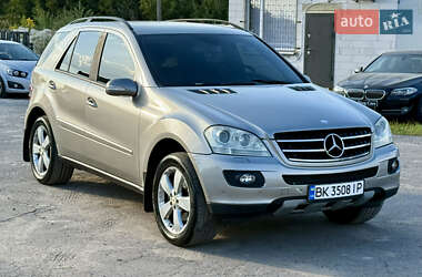 Внедорожник / Кроссовер Mercedes-Benz M-Class 2005 в 