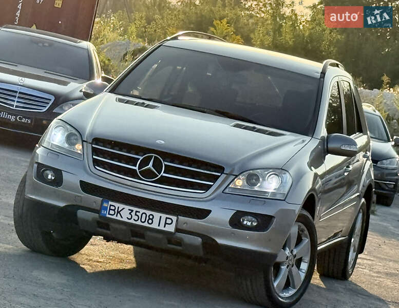 Внедорожник / Кроссовер Mercedes-Benz M-Class 2005 в Ровно