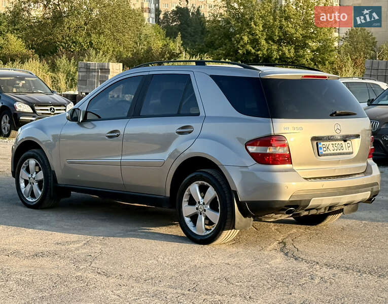 Внедорожник / Кроссовер Mercedes-Benz M-Class 2005 в Ровно