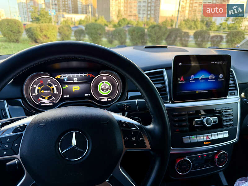 Внедорожник / Кроссовер Mercedes-Benz M-Class 2014 в Киеве