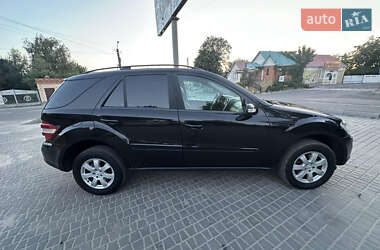 Позашляховик / Кросовер Mercedes-Benz M-Class 2006 в 
