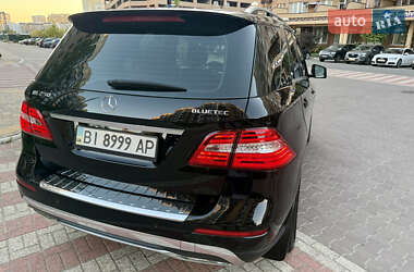 Позашляховик / Кросовер Mercedes-Benz M-Class 2013 в 