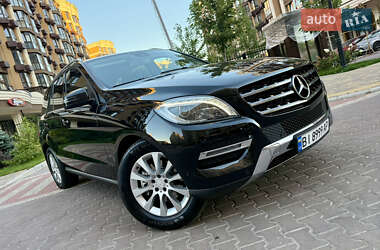 Позашляховик / Кросовер Mercedes-Benz M-Class 2013 в 