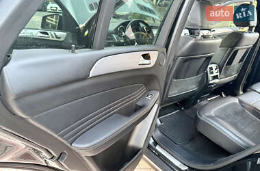 Позашляховик / Кросовер Mercedes-Benz M-Class 2013 в 
