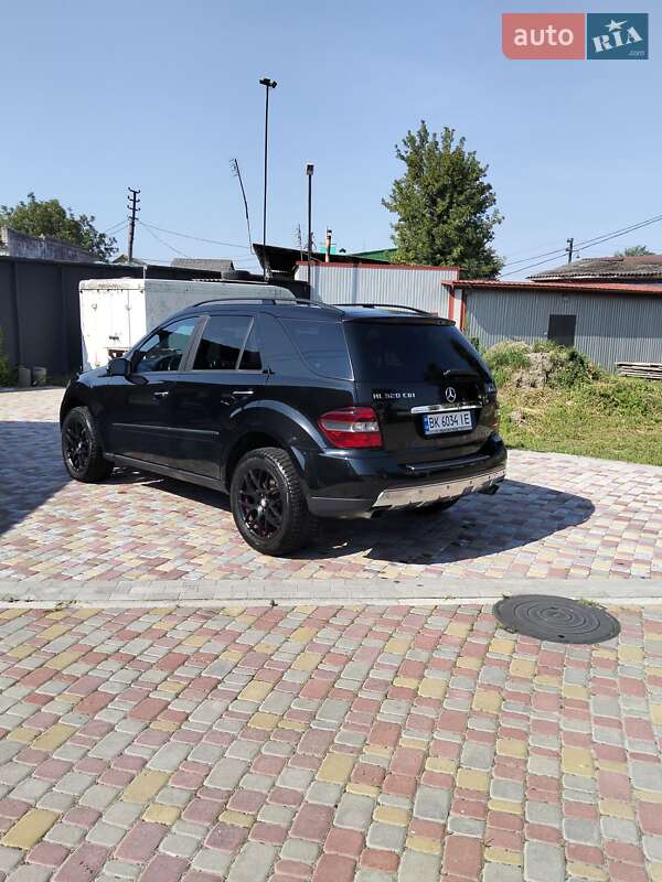 Внедорожник / Кроссовер Mercedes-Benz M-Class 2006 в Костополе