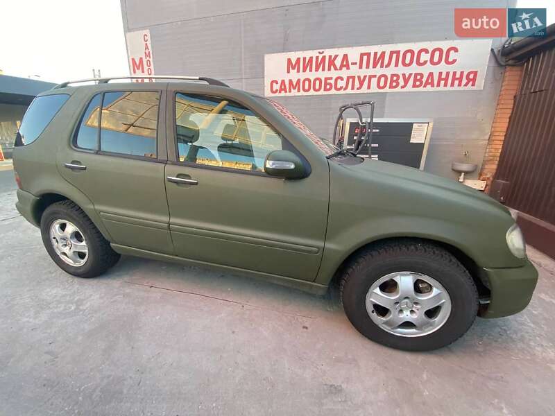 Mercedes-Benz M-Class 2004