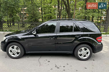 Позашляховик / Кросовер Mercedes-Benz M-Class 2005 в 