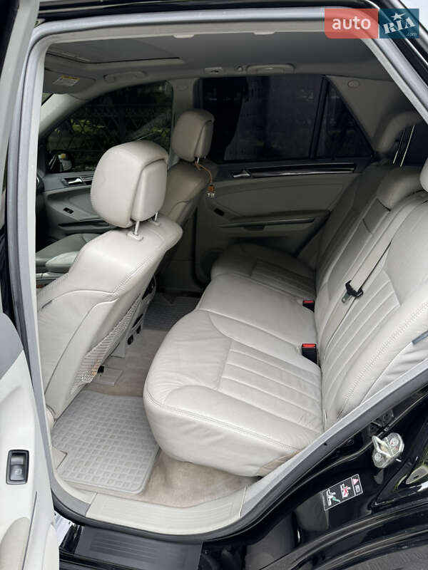 Внедорожник / Кроссовер Mercedes-Benz M-Class 2005 в Хмельнике