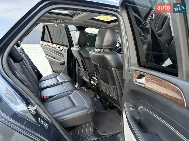 Внедорожник / Кроссовер Mercedes-Benz M-Class 2012 в Львове