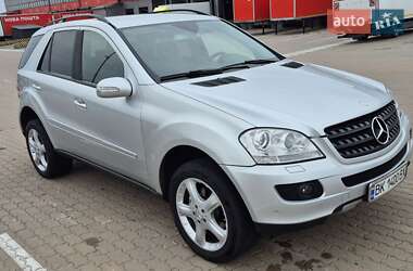 Позашляховик / Кросовер Mercedes-Benz M-Class 2006 в Дубні