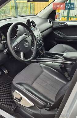 Внедорожник / Кроссовер Mercedes-Benz M-Class 2006 в 