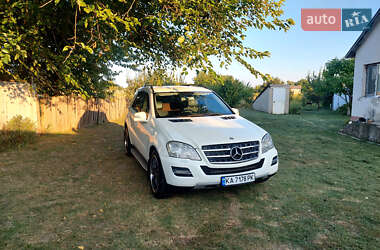Позашляховик / Кросовер Mercedes-Benz M-Class 2010 в 