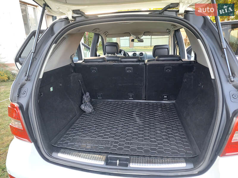 Внедорожник / Кроссовер Mercedes-Benz M-Class 2010 в Киеве