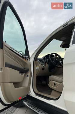 Внедорожник / Кроссовер Mercedes-Benz M-Class 2012 в 