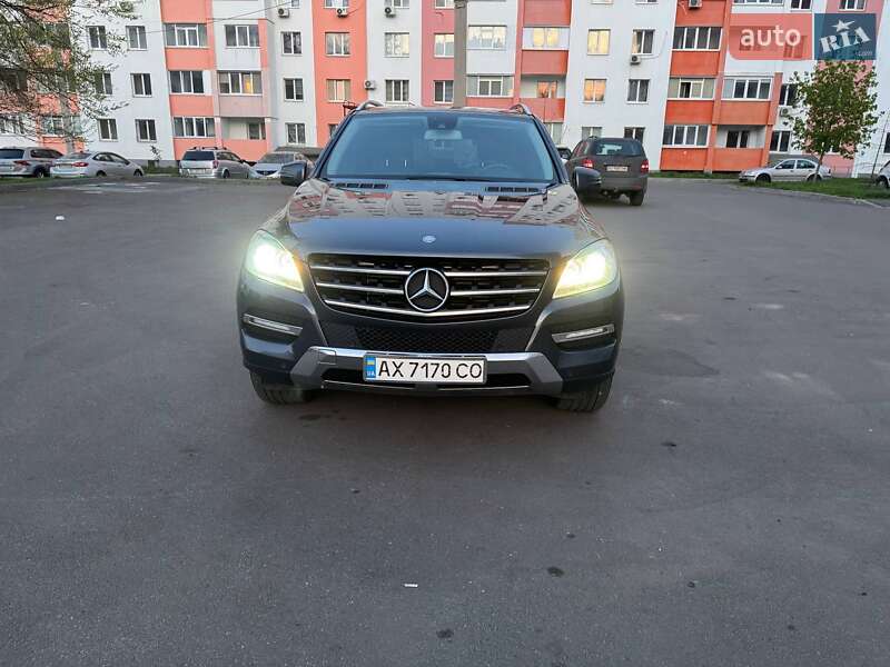 Внедорожник / Кроссовер Mercedes-Benz M-Class 2012 в Харькове