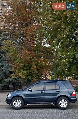 Позашляховик / Кросовер Mercedes-Benz M-Class 2003 в 