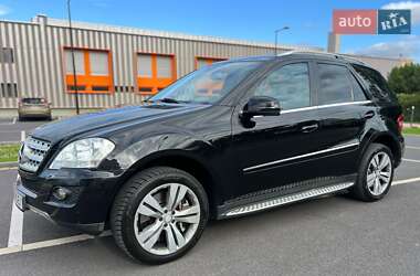 Позашляховик / Кросовер Mercedes-Benz M-Class 2010 в 
