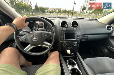 Позашляховик / Кросовер Mercedes-Benz M-Class 2010 в 
