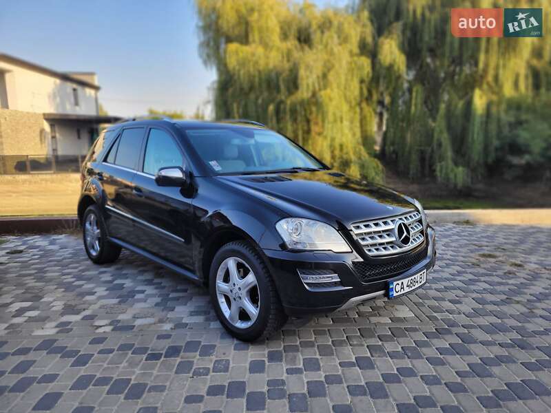 Mercedes-Benz M-Class 2010