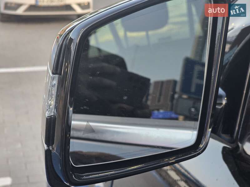 Позашляховик / Кросовер Mercedes-Benz M-Class 2010 в Первомайську