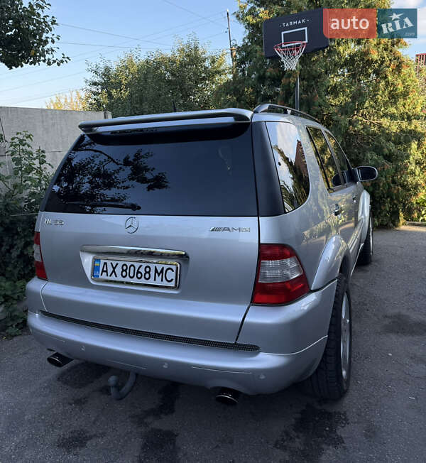 Позашляховик / Кросовер Mercedes-Benz M-Class 2004 в 